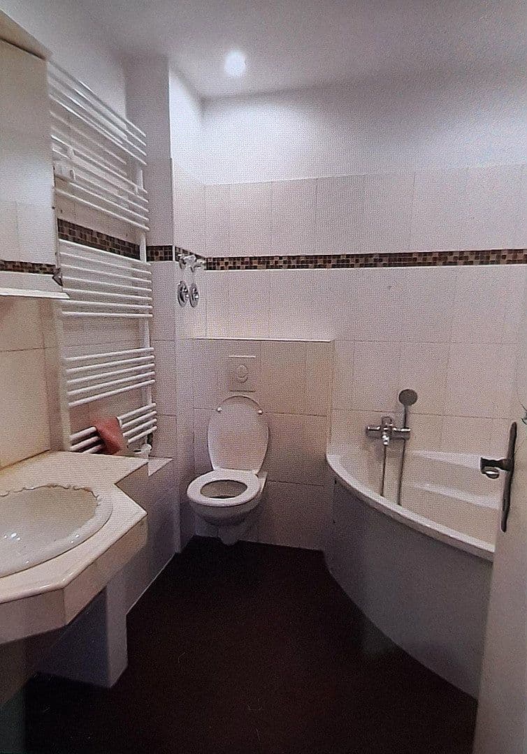 Predaj domu 286 m², pozemok 270 m², Lutherstraße 35, Reichenbach, Sasko Predaj domu 286 m², pozemok 270 m², Lutherstraße 35, Reichenbach, Sasko