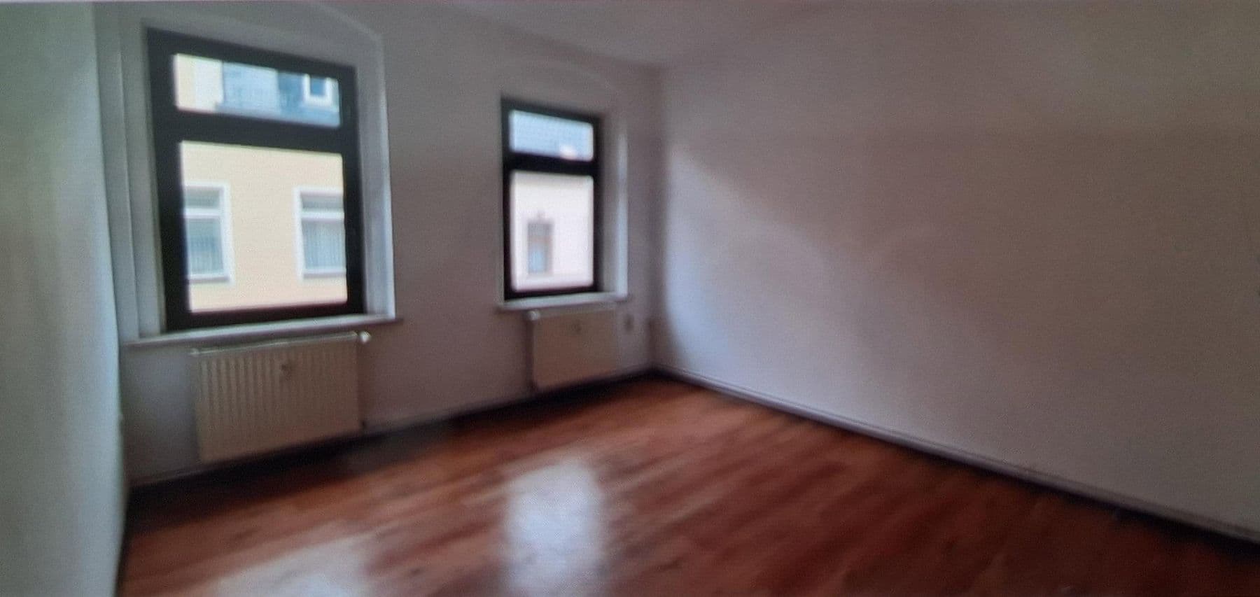 Predaj domu 286 m², pozemok 270 m², Lutherstraße 35, Reichenbach, Sasko Predaj domu 286 m², pozemok 270 m², Lutherstraße 35, Reichenbach, Sasko