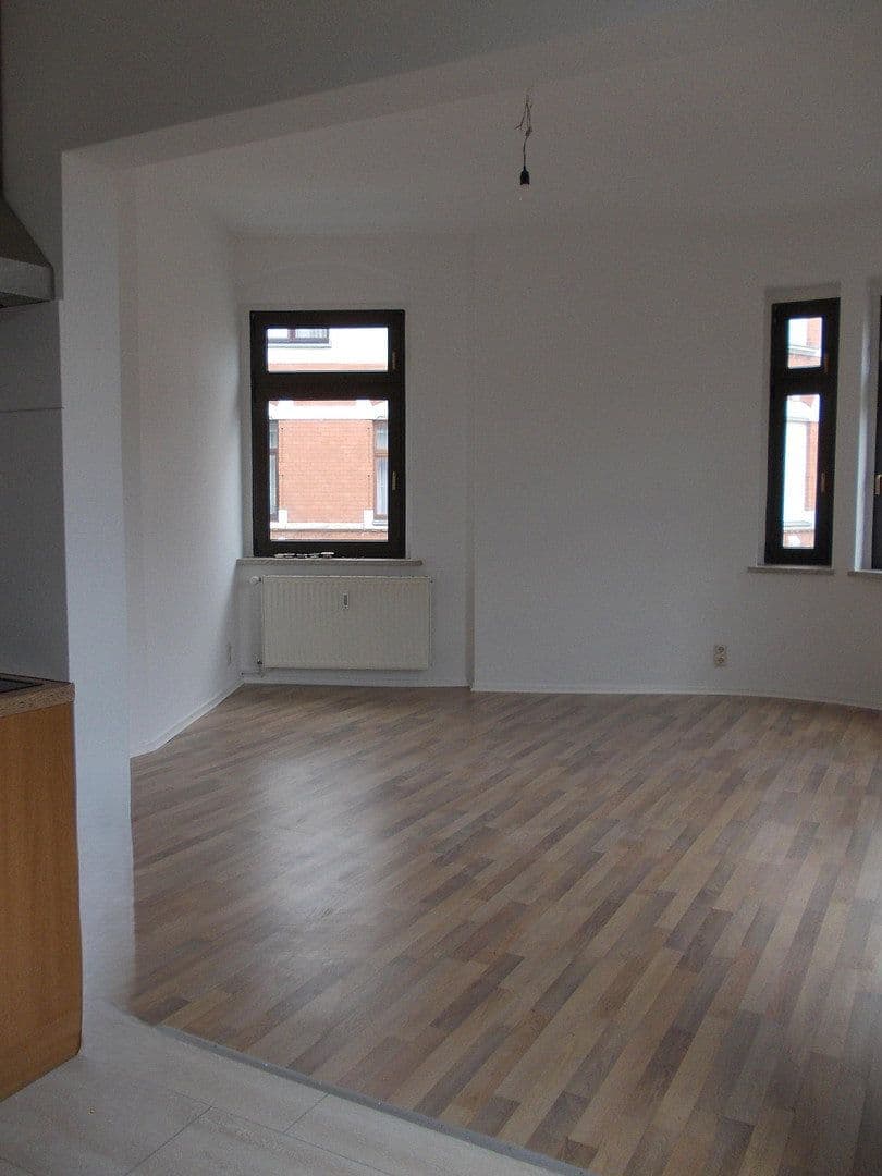 Predaj domu 286 m², pozemok 270 m², Lutherstraße 35, Reichenbach, Sasko Predaj domu 286 m², pozemok 270 m², Lutherstraße 35, Reichenbach, Sasko