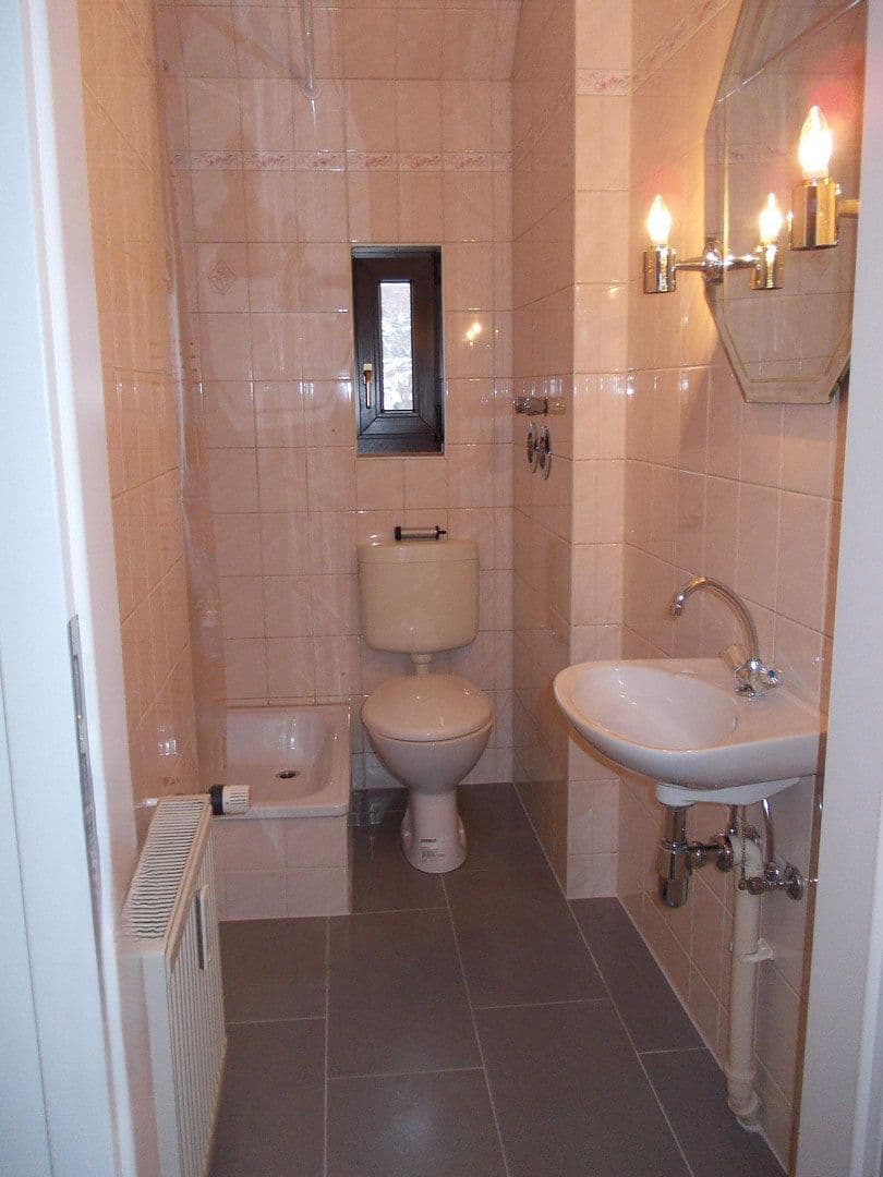 Predaj domu 286 m², pozemok 270 m², Lutherstraße 35, Reichenbach, Sasko Predaj domu 286 m², pozemok 270 m², Lutherstraße 35, Reichenbach, Sasko