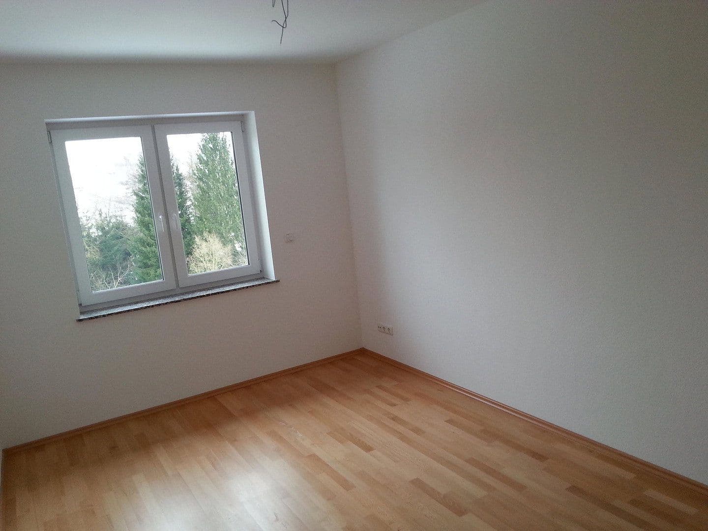 Prenájom bytu 4-izbový 100 m², Eltville am Rhein, Hesensko Prenájom bytu 4-izbový 100 m², Eltville am Rhein, Hesensko