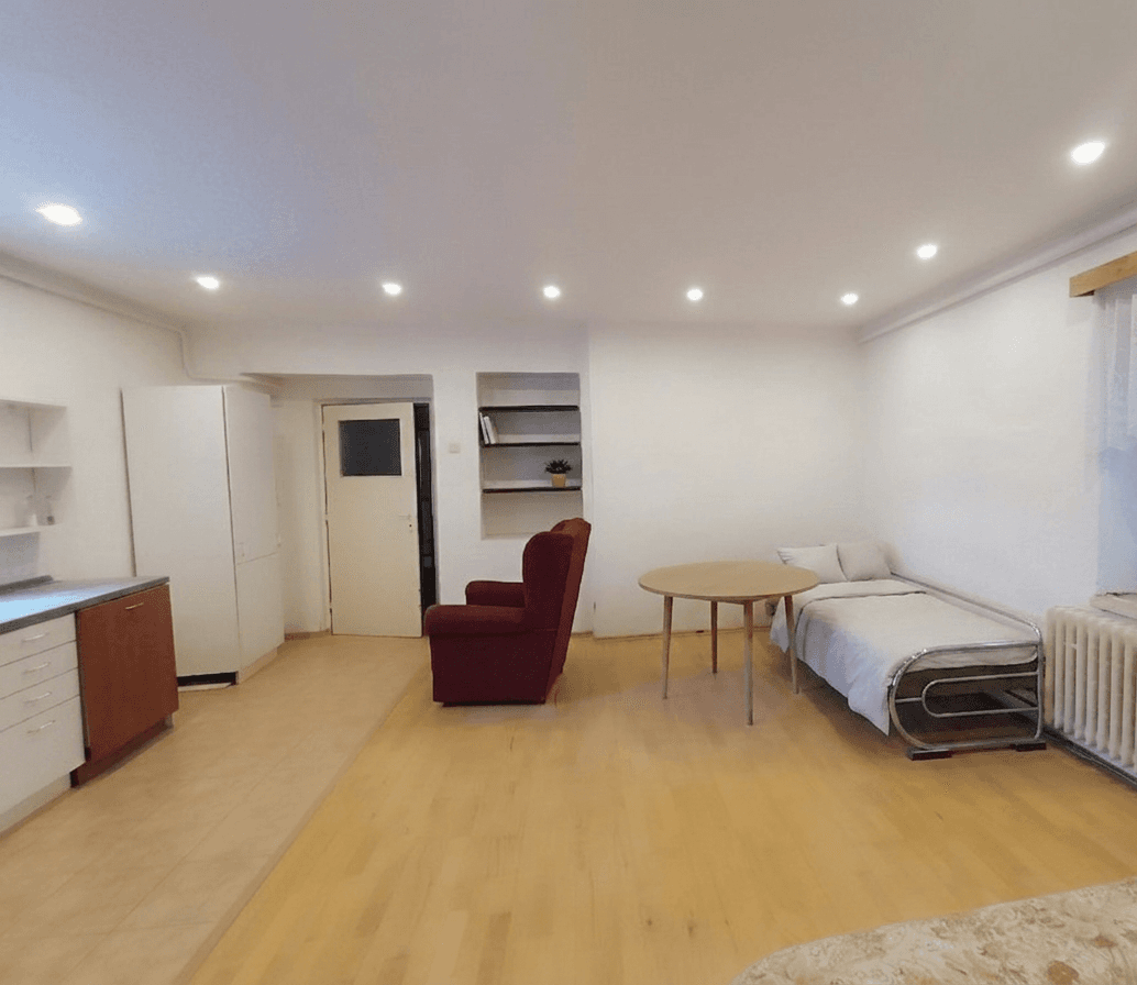 Prenájom bytu 5-izbový 128 m², Bystřice, Středočeský kraj Prenájom bytu 5-izbový 128 m², Bystřice, Středočeský kraj