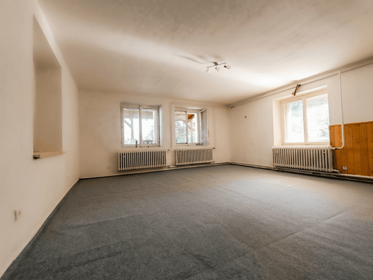 Prenájom bytu 5-izbový 128 m², Bystřice, Středočeský kraj Prenájom bytu 5-izbový 128 m², Bystřice, Středočeský kraj