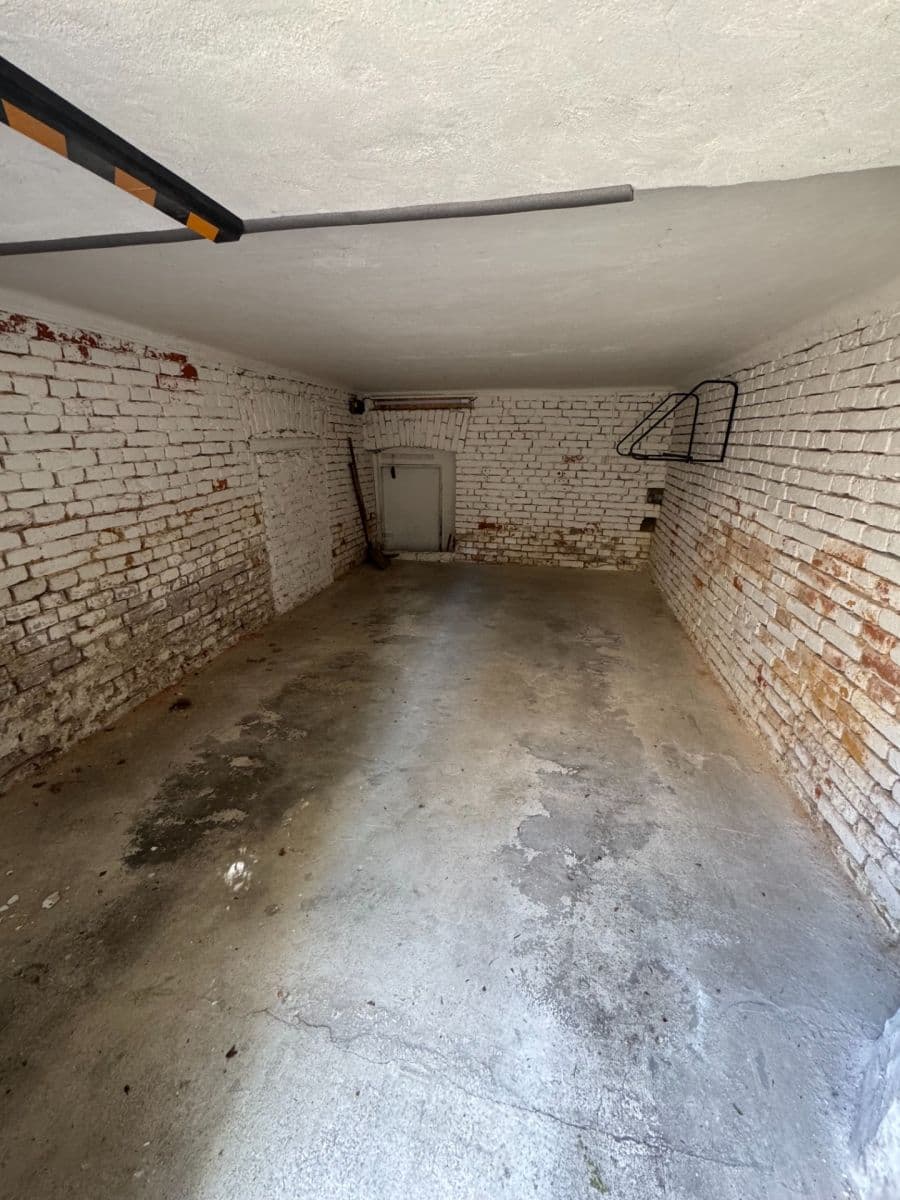 Prenájom garáže 17 m², Resslova, Olomouc, Olomoucký kraj Prenájom garáže 17 m², Resslova, Olomouc, Olomoucký kraj
