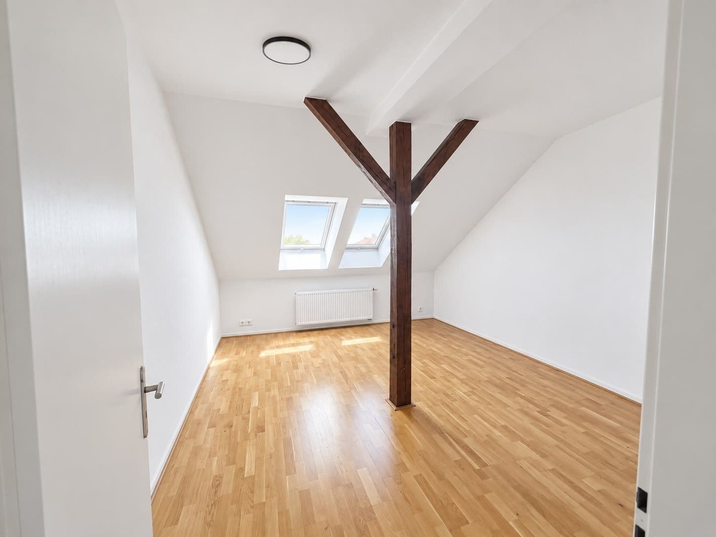 Prenájom bytu 3-izbový 79 m², Milešovská, Praha, Praha Prenájom bytu 3-izbový 79 m², Milešovská, Praha, Praha
