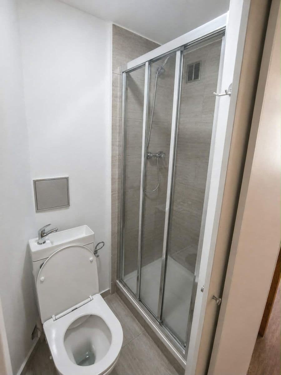 Prenájom bytu 1-izbový 13 m², U Smaltovny, Praha, Praha Prenájom bytu 1-izbový 13 m², U Smaltovny, Praha, Praha
