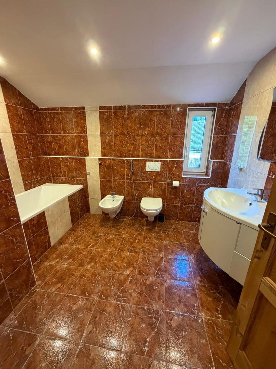 Predaj domu 280 m², pozemok 3.545 m², Bystřice, Středočeský kraj Predaj domu 280 m², pozemok 3.545 m², Bystřice, Středočeský kraj