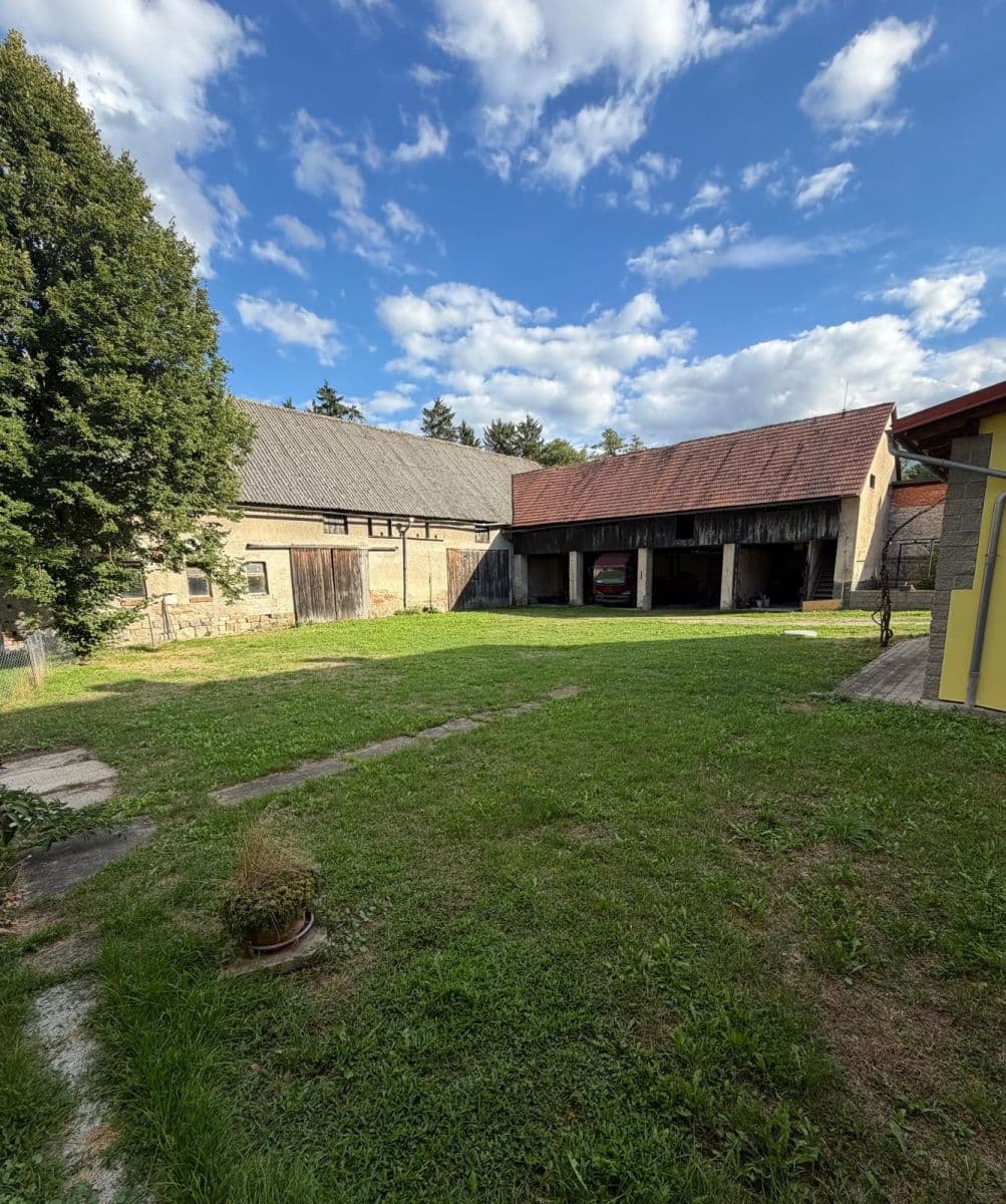 Predaj domu 280 m², pozemok 3.545 m², Bystřice, Středočeský kraj Predaj domu 280 m², pozemok 3.545 m², Bystřice, Středočeský kraj
