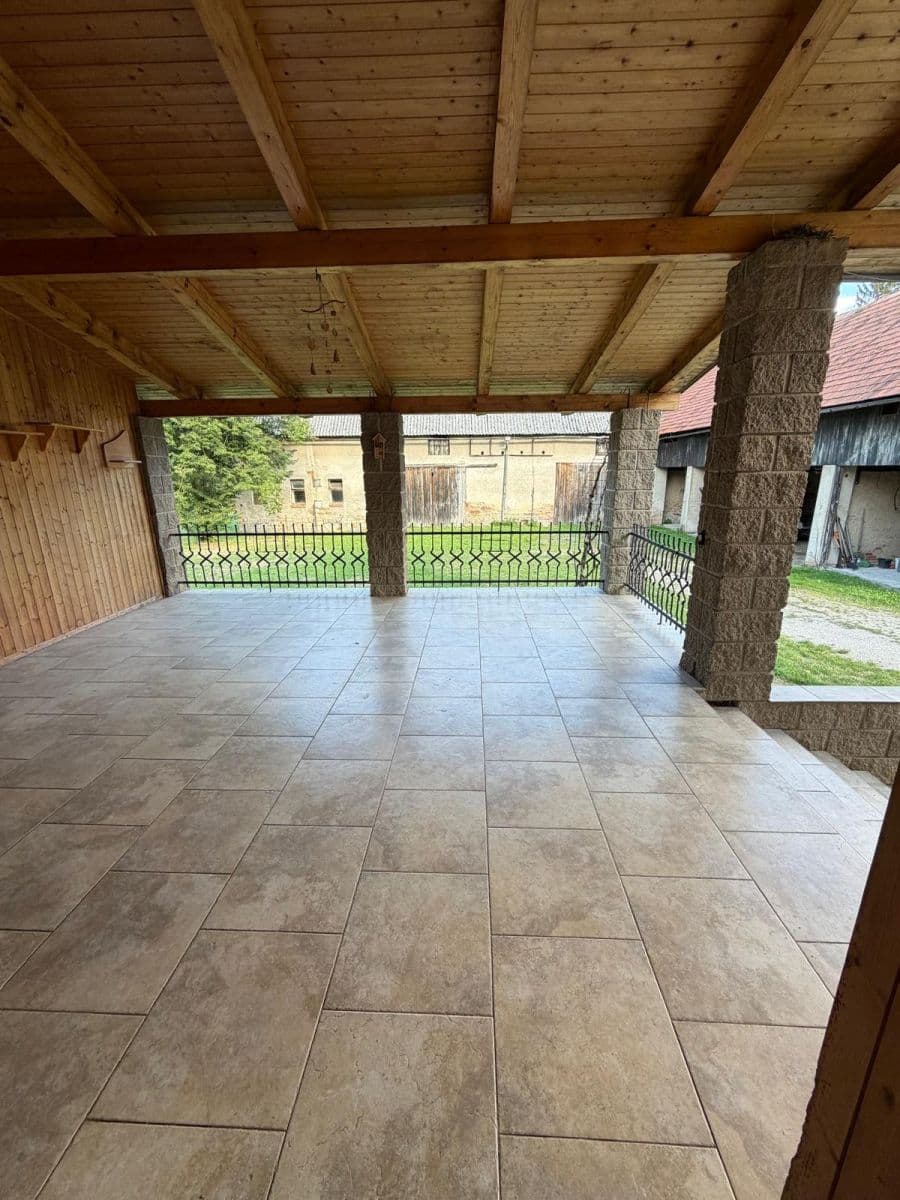 Predaj domu 280 m², pozemok 3.545 m², Bystřice, Středočeský kraj Predaj domu 280 m², pozemok 3.545 m², Bystřice, Středočeský kraj