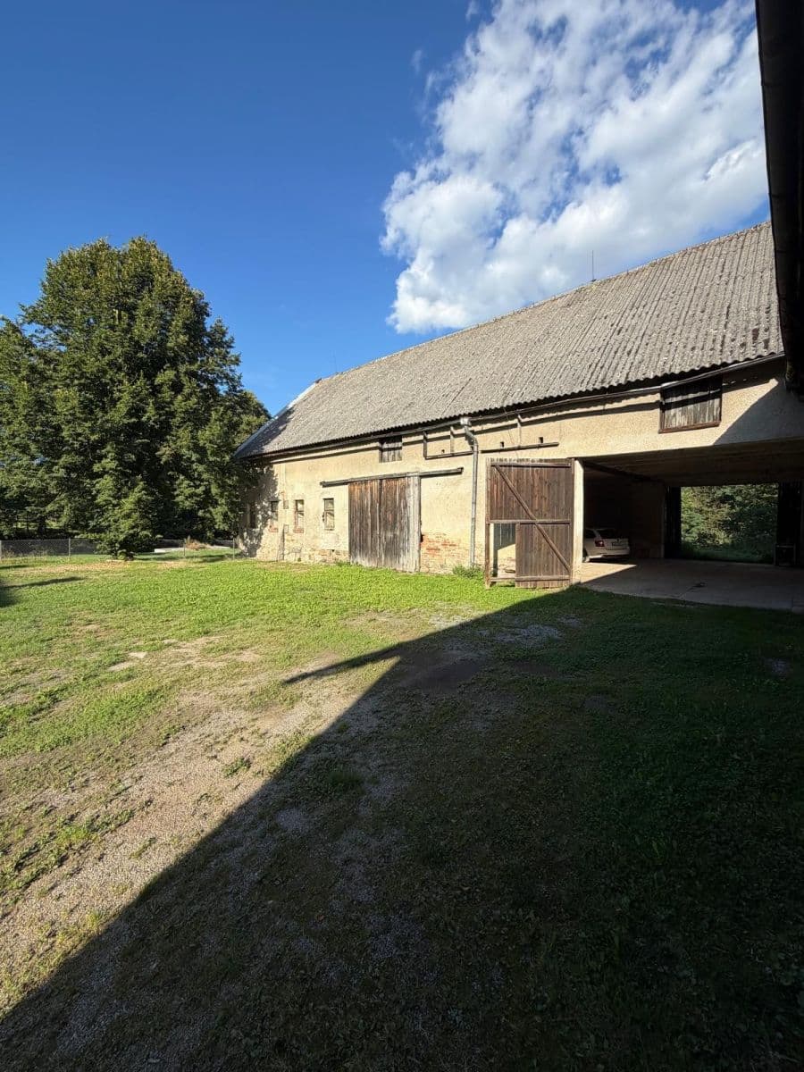 Predaj domu 280 m², pozemok 3.545 m², Bystřice, Středočeský kraj Predaj domu 280 m², pozemok 3.545 m², Bystřice, Středočeský kraj