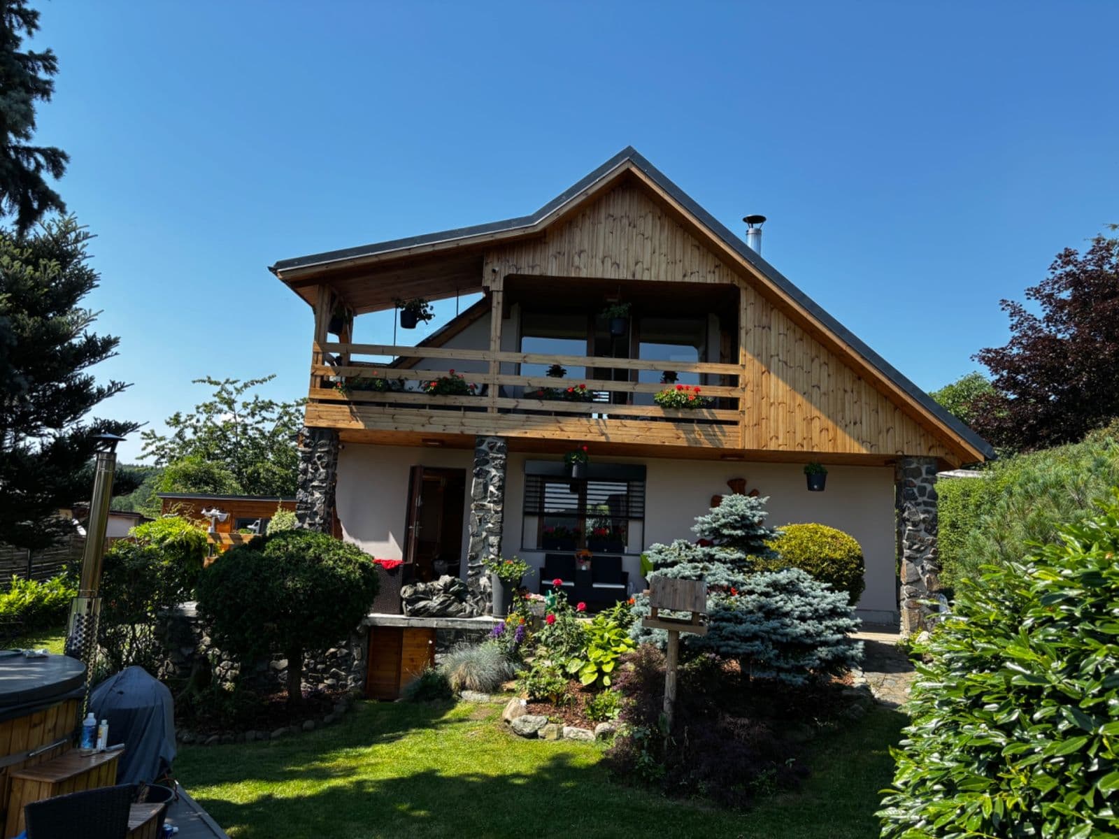 Predaj rekreačného objektu 64 m², pozemok 416 m², Zástrovská, Davle, Středočeský kraj Predaj rekreačného objektu 64 m², pozemok 416 m², Zástrovská, Davle, Středočeský kraj