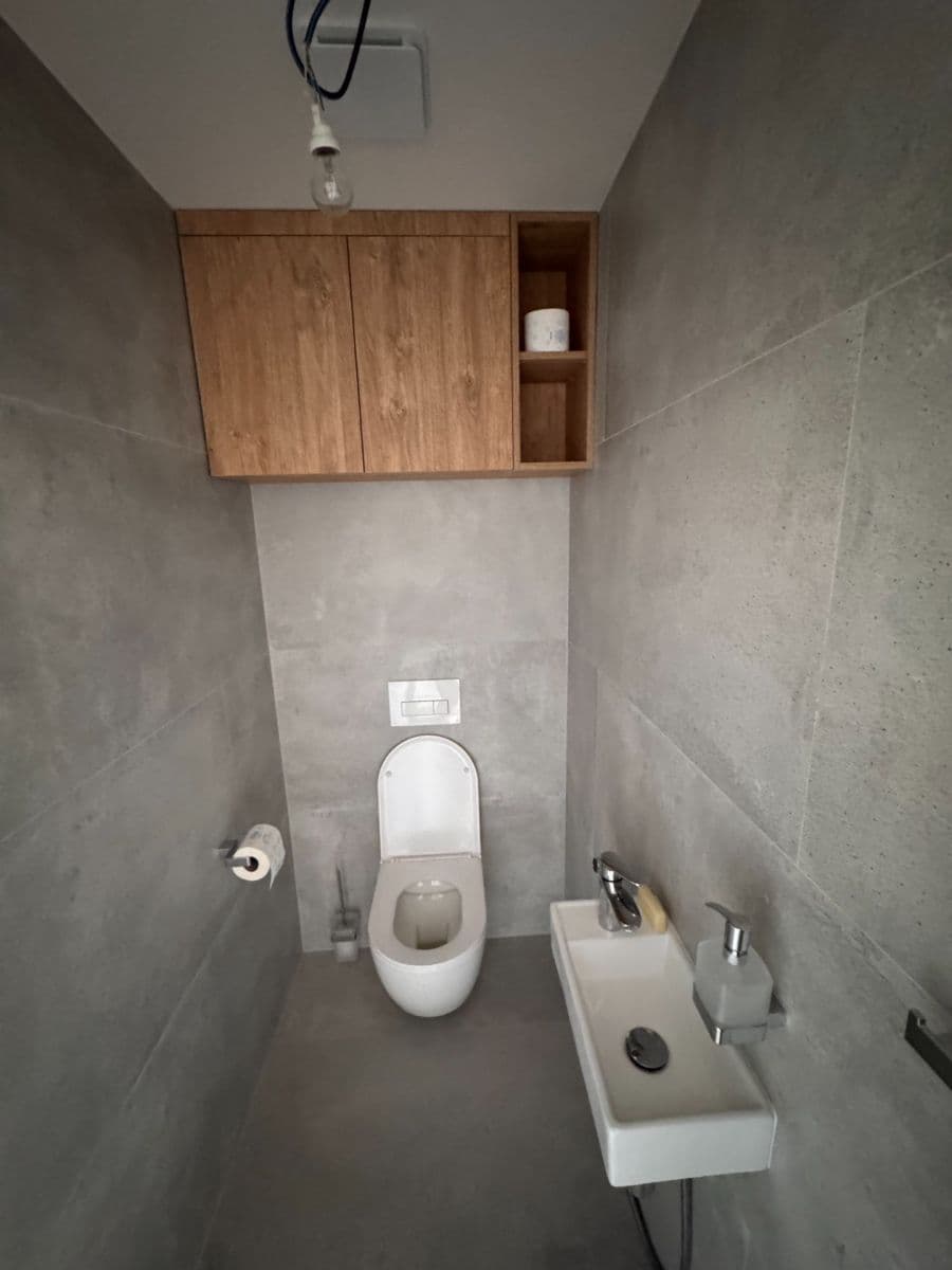 Prenájom bytu 3-izbový 82 m², Kárníkova, Praha, Praha Prenájom bytu 3-izbový 82 m², Kárníkova, Praha, Praha