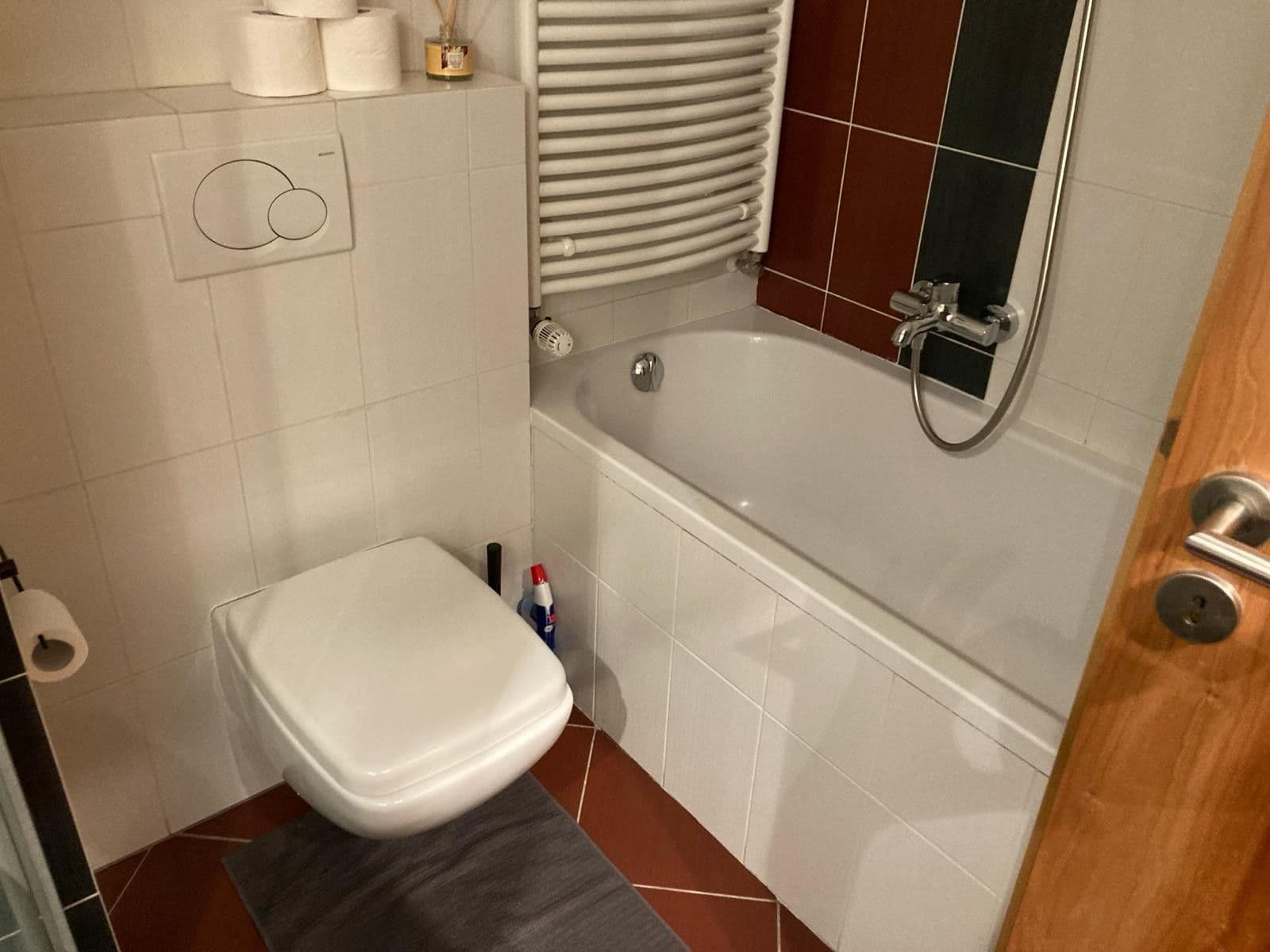 Prenájom bytu 1-izbový 43 m², Husitská, Praha, Praha Prenájom bytu 1-izbový 43 m², Husitská, Praha, Praha