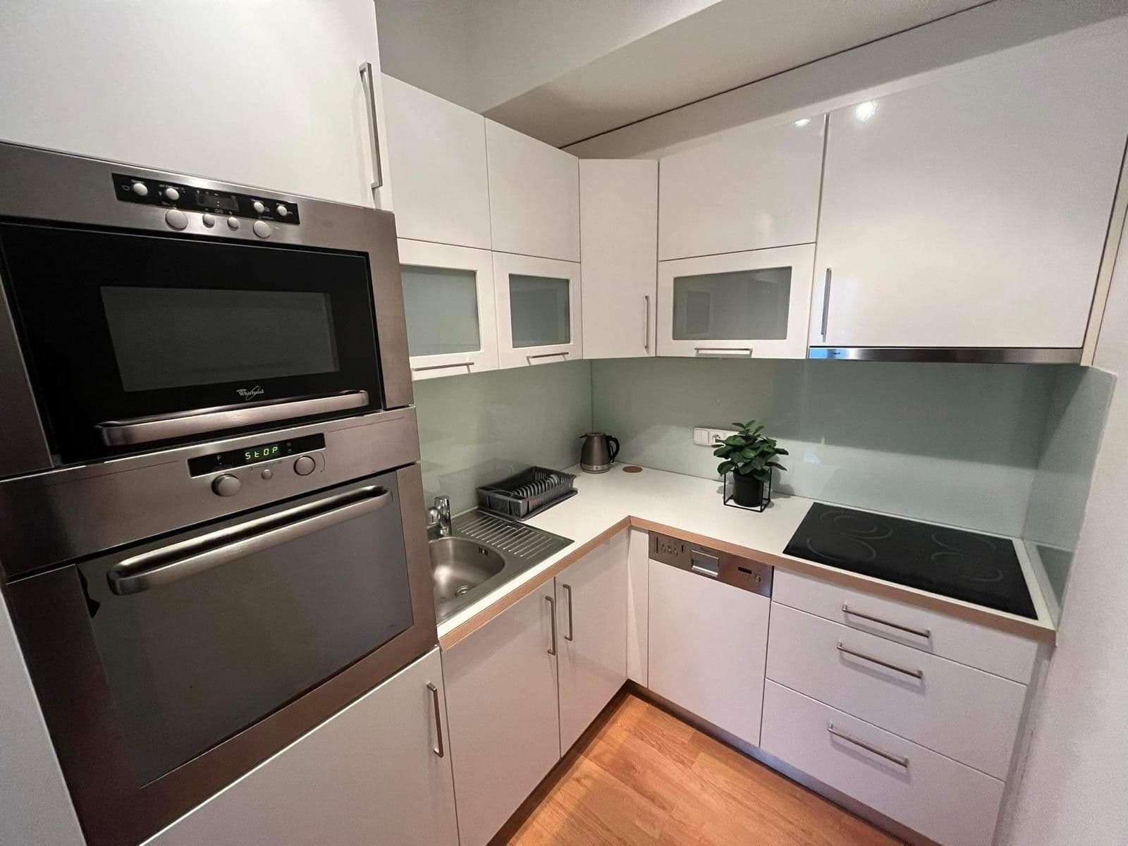 Prenájom bytu 1-izbový 43 m², Husitská, Praha, Praha Prenájom bytu 1-izbový 43 m², Husitská, Praha, Praha