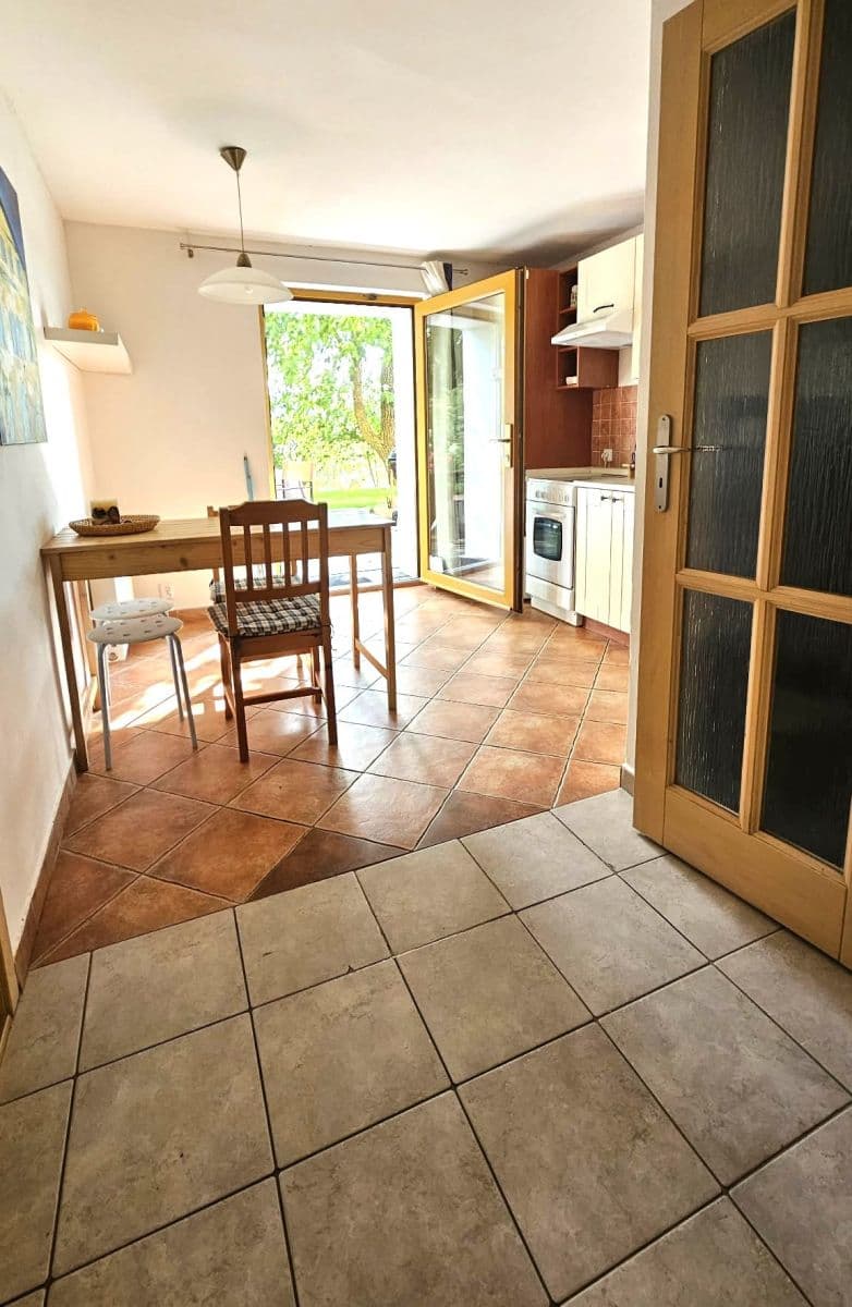 Prenájom bytu 1-izbový 32 m², Na Výšině, Karlovy Vary, Karlovarský kraj Prenájom bytu 1-izbový 32 m², Na Výšině, Karlovy Vary, Karlovarský kraj