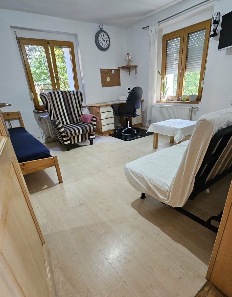 Prenájom bytu 1-izbový 32 m², Na Výšině, Karlovy Vary, Karlovarský kraj Prenájom bytu 1-izbový 32 m², Na Výšině, Karlovy Vary, Karlovarský kraj