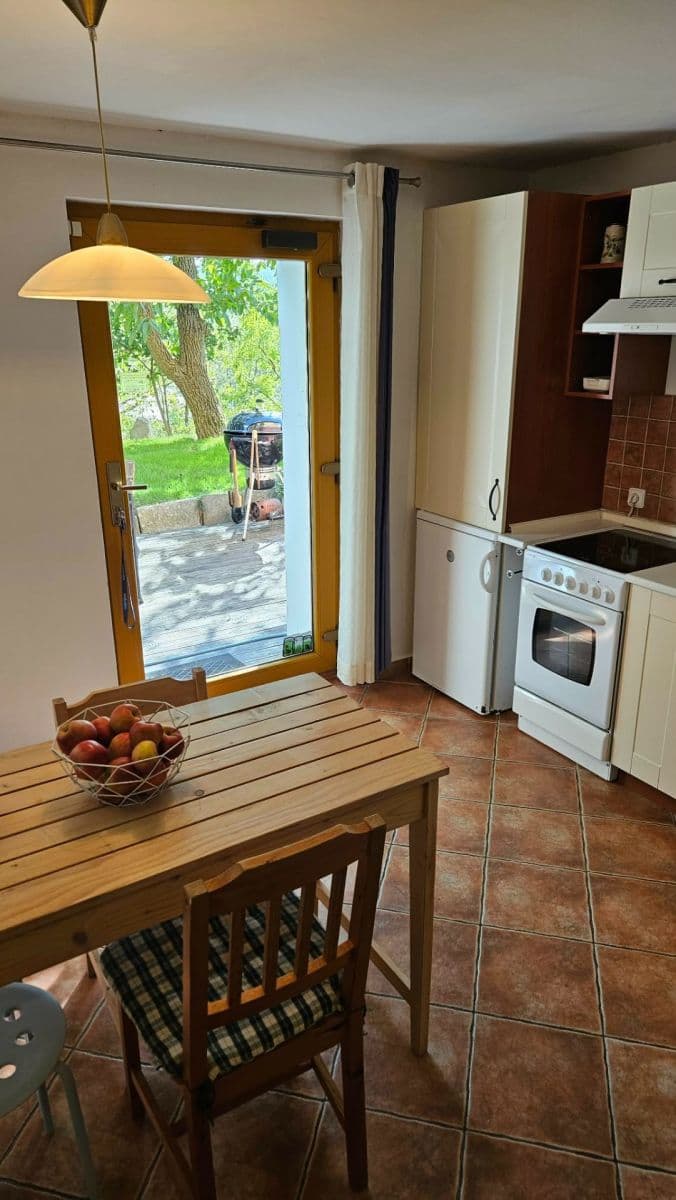 Prenájom bytu 1-izbový 32 m², Na Výšině, Karlovy Vary, Karlovarský kraj Prenájom bytu 1-izbový 32 m², Na Výšině, Karlovy Vary, Karlovarský kraj