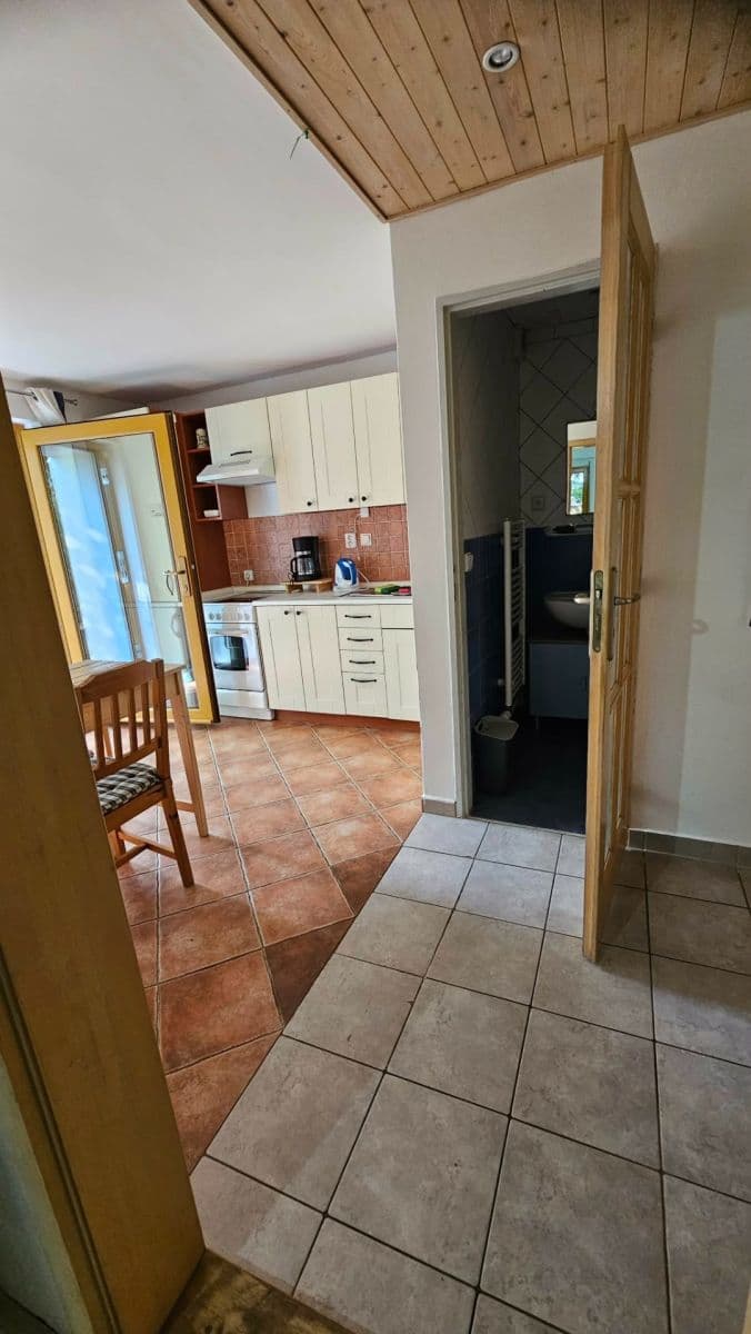 Prenájom bytu 1-izbový 32 m², Na Výšině, Karlovy Vary, Karlovarský kraj Prenájom bytu 1-izbový 32 m², Na Výšině, Karlovy Vary, Karlovarský kraj