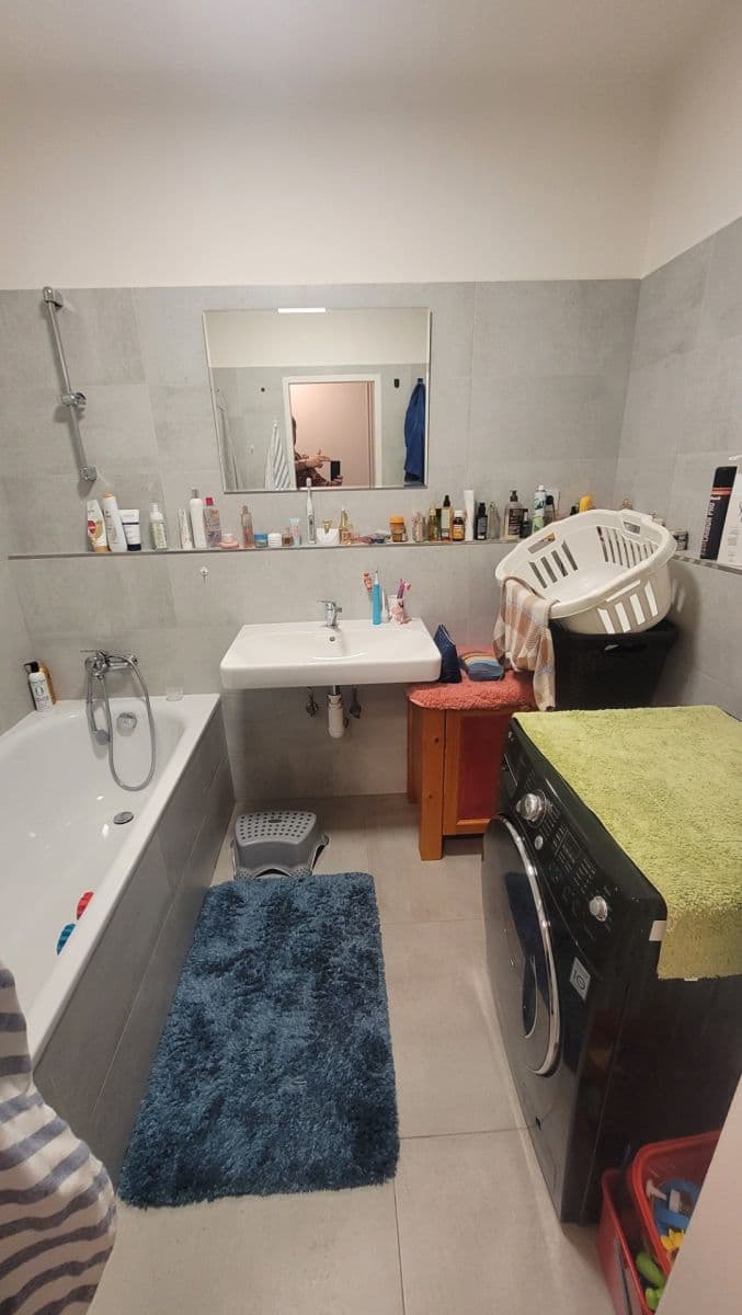 Prenájom bytu 3-izbový 96 m², J. K. Tyla, Horoměřice, Středočeský kraj Prenájom bytu 3-izbový 96 m², J. K. Tyla, Horoměřice, Středočeský kraj