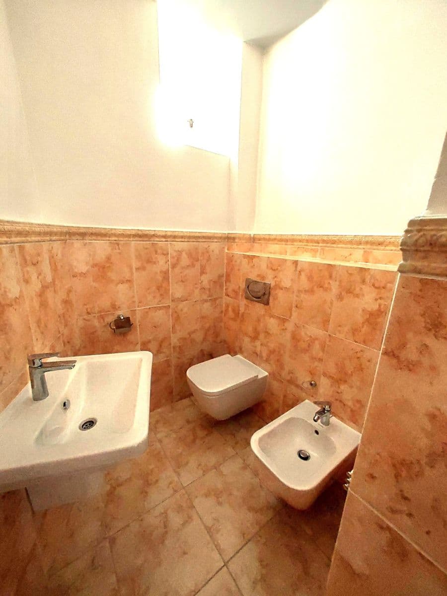 Predaj bytu 4-izbový 131 m², Strojnická, Praha, Praha Predaj bytu 4-izbový 131 m², Strojnická, Praha, Praha