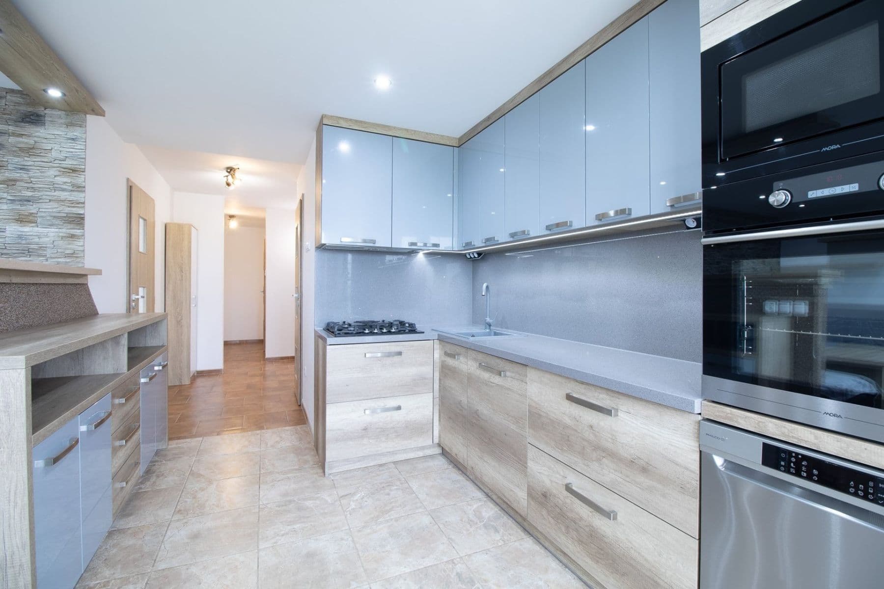 Prenájom bytu 3-izbový 65 m², Zalužanská, Mladá Boleslav, Středočeský kraj Prenájom bytu 3-izbový 65 m², Zalužanská, Mladá Boleslav, Středočeský kraj