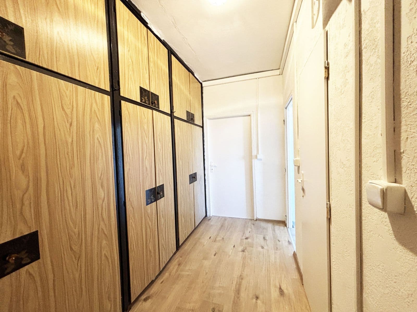 Prenájom bytu 2-izbový 57 m², Káranská, Praha, Praha Prenájom bytu 2-izbový 57 m², Káranská, Praha, Praha