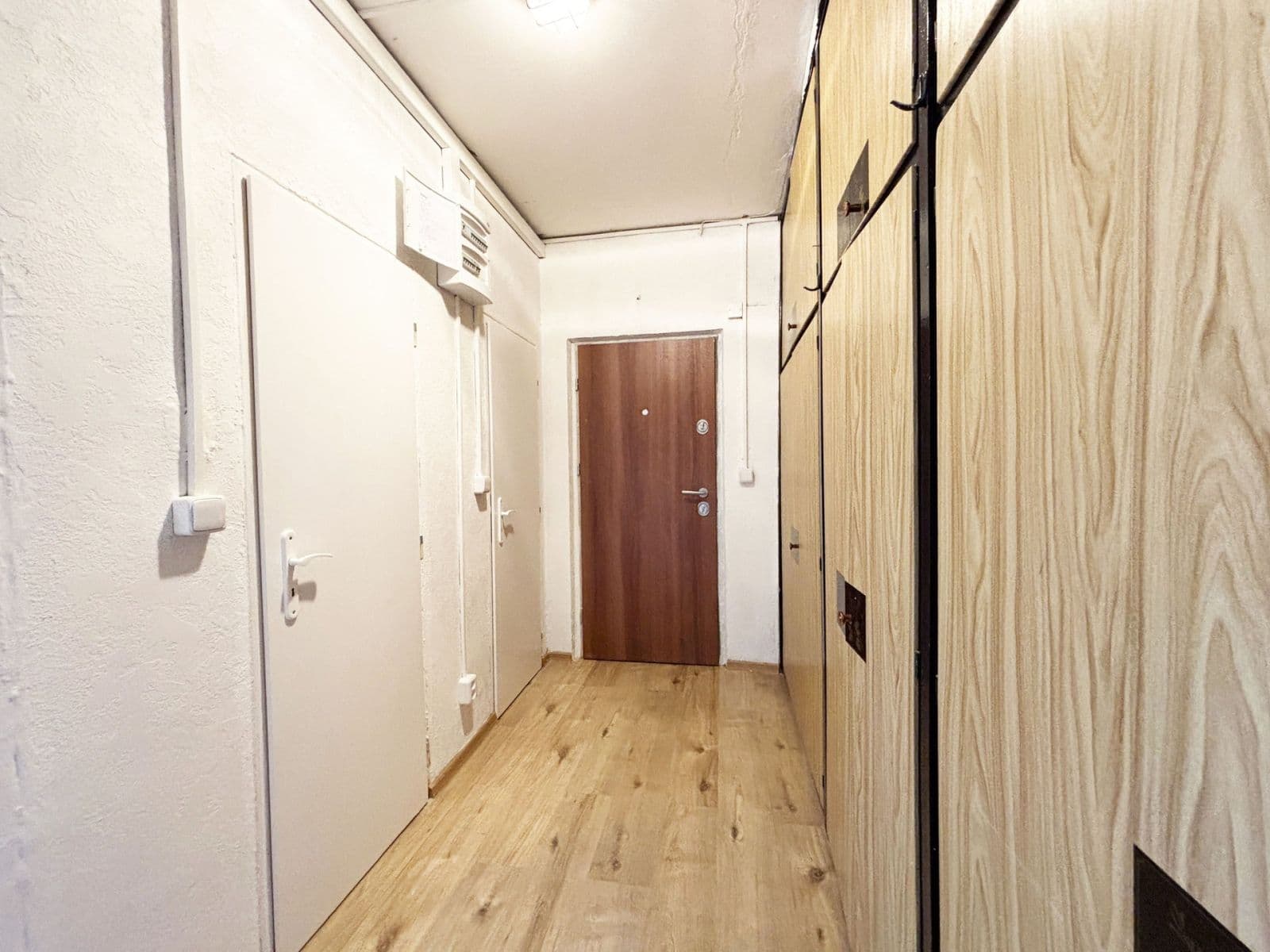Prenájom bytu 2-izbový 57 m², Káranská, Praha, Praha Prenájom bytu 2-izbový 57 m², Káranská, Praha, Praha