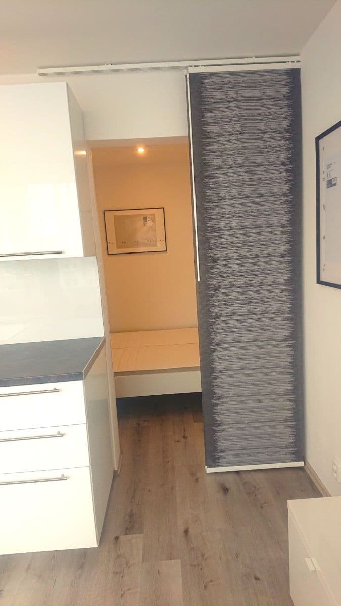 Prenájom bytu 1-izbový 30 m², Lovosická, Praha, Praha Prenájom bytu 1-izbový 30 m², Lovosická, Praha, Praha