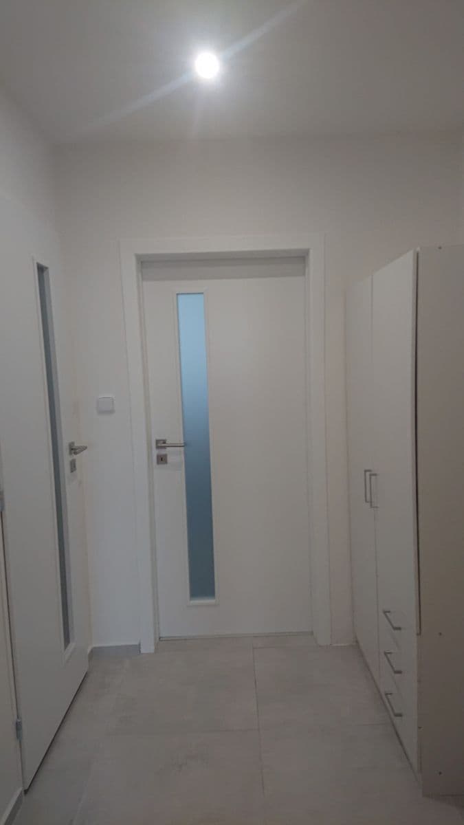 Prenájom bytu 1-izbový 30 m², Lovosická, Praha, Praha Prenájom bytu 1-izbový 30 m², Lovosická, Praha, Praha