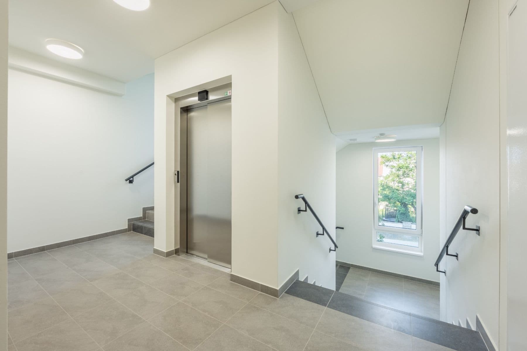 Prenájom bytu 3-izbový 76 m², Ke stadionu, Kladno, Středočeský kraj Prenájom bytu 3-izbový 76 m², Ke stadionu, Kladno, Středočeský kraj