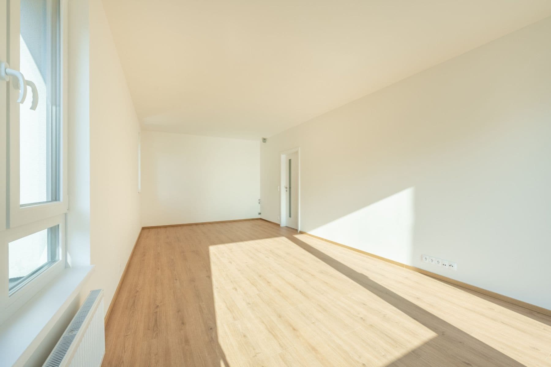 Prenájom bytu 3-izbový 76 m², Ke stadionu, Kladno, Středočeský kraj Prenájom bytu 3-izbový 76 m², Ke stadionu, Kladno, Středočeský kraj