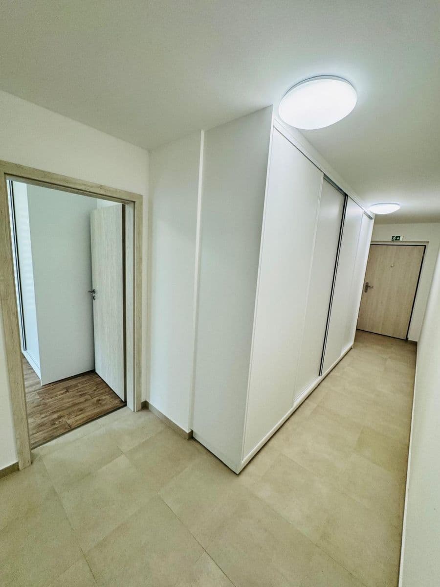 Prenájom bytu 2-izbový 55 m², Lorencova, Zlín, Zlínský kraj Prenájom bytu 2-izbový 55 m², Lorencova, Zlín, Zlínský kraj