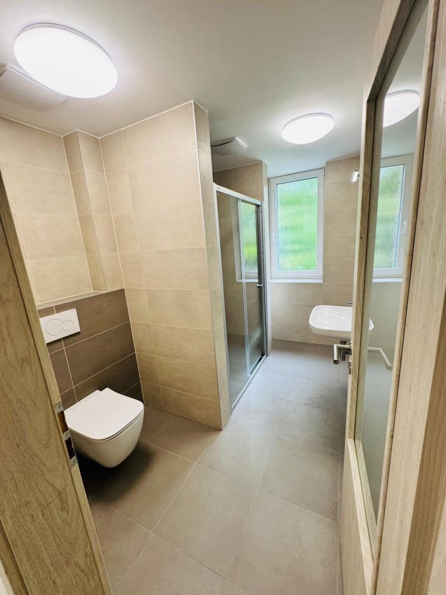Prenájom bytu 2-izbový 55 m², Lorencova, Zlín, Zlínský kraj Prenájom bytu 2-izbový 55 m², Lorencova, Zlín, Zlínský kraj