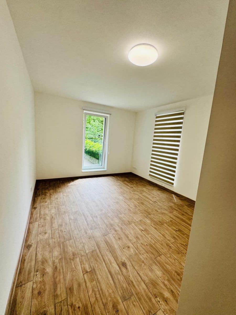 Prenájom bytu 2-izbový 55 m², Lorencova, Zlín, Zlínský kraj Prenájom bytu 2-izbový 55 m², Lorencova, Zlín, Zlínský kraj