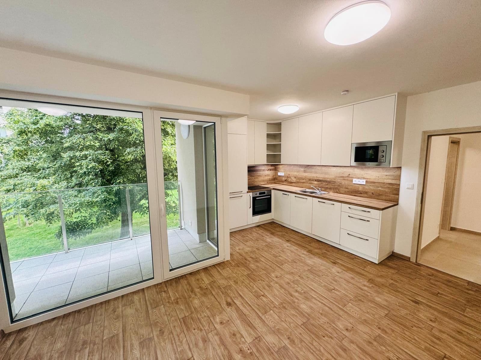 Prenájom bytu 2-izbový 55 m², Lorencova, Zlín, Zlínský kraj Prenájom bytu 2-izbový 55 m², Lorencova, Zlín, Zlínský kraj