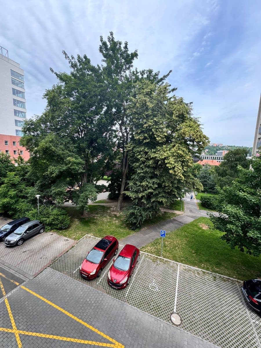 Prenájom bytu 2-izbový 55 m², Lorencova, Zlín, Zlínský kraj Prenájom bytu 2-izbový 55 m², Lorencova, Zlín, Zlínský kraj