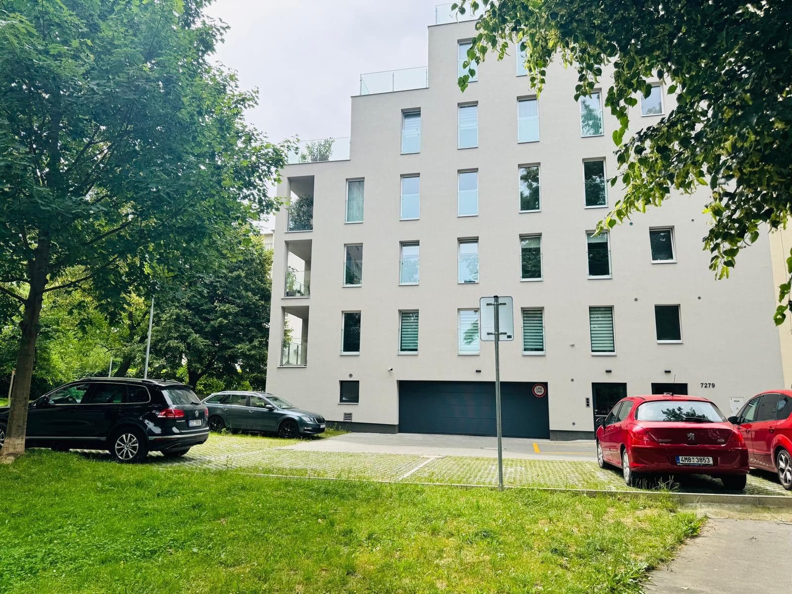 Prenájom bytu 2-izbový 55 m², Lorencova, Zlín, Zlínský kraj Prenájom bytu 2-izbový 55 m², Lorencova, Zlín, Zlínský kraj