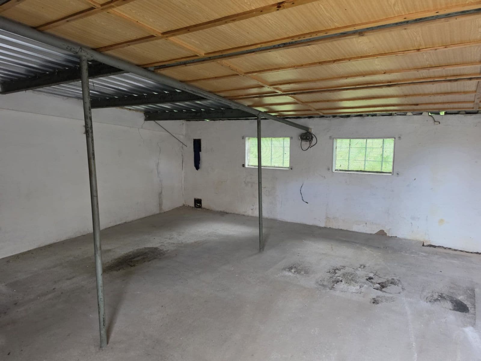 Predaj garáže 36 m², Dožínková, Liberec, Liberecký kraj Predaj garáže 36 m², Dožínková, Liberec, Liberecký kraj