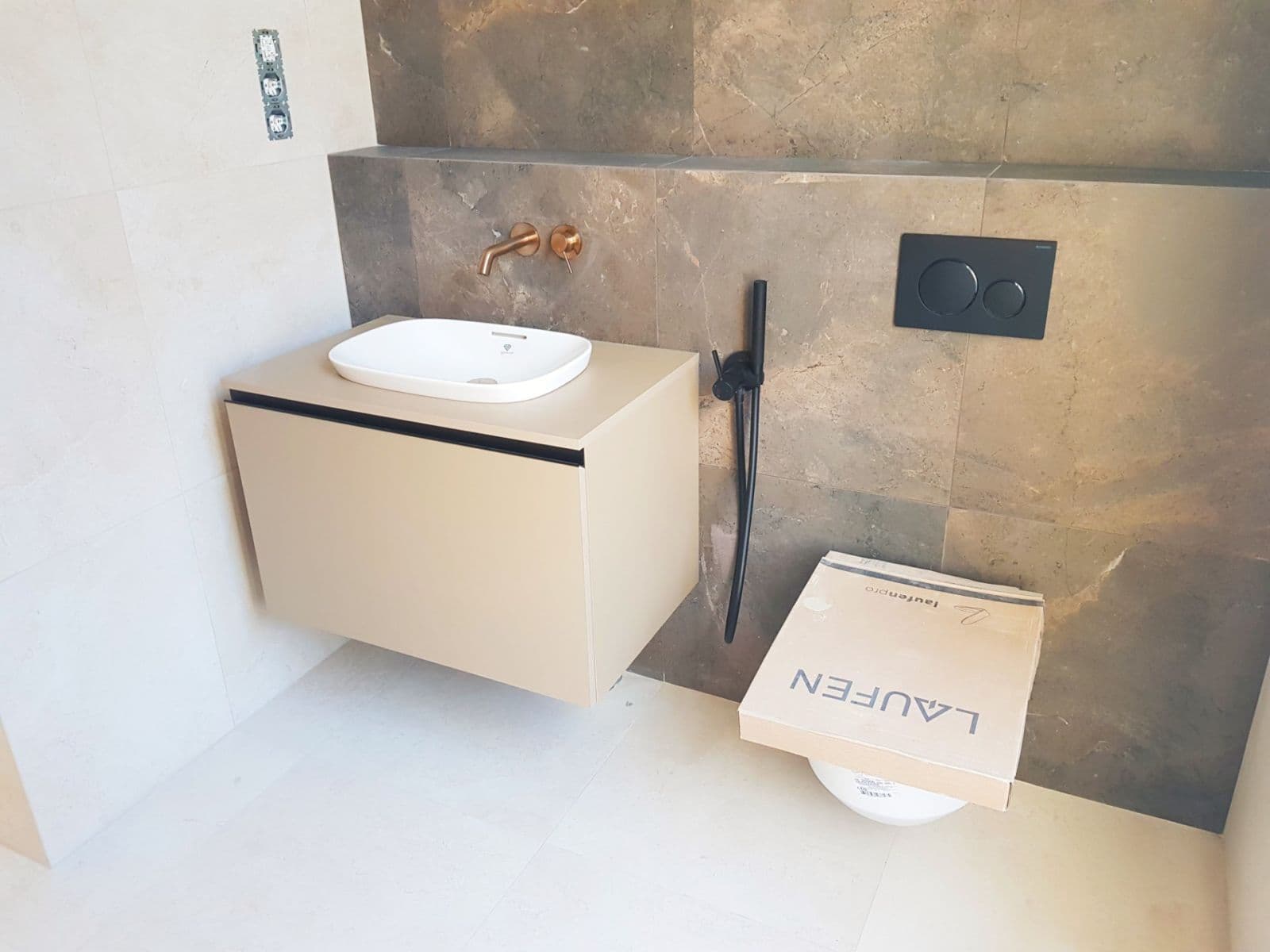 Predaj bytu 4-izbový 157 m², U Starého židovského hřbitova, Praha, Praha Predaj bytu 4-izbový 157 m², U Starého židovského hřbitova, Praha, Praha