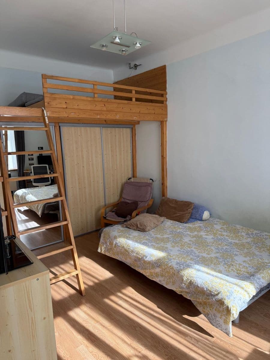 Prenájom bytu 1-izbový 38 m², Seifertova, Praha, Praha Prenájom bytu 1-izbový 38 m², Seifertova, Praha, Praha