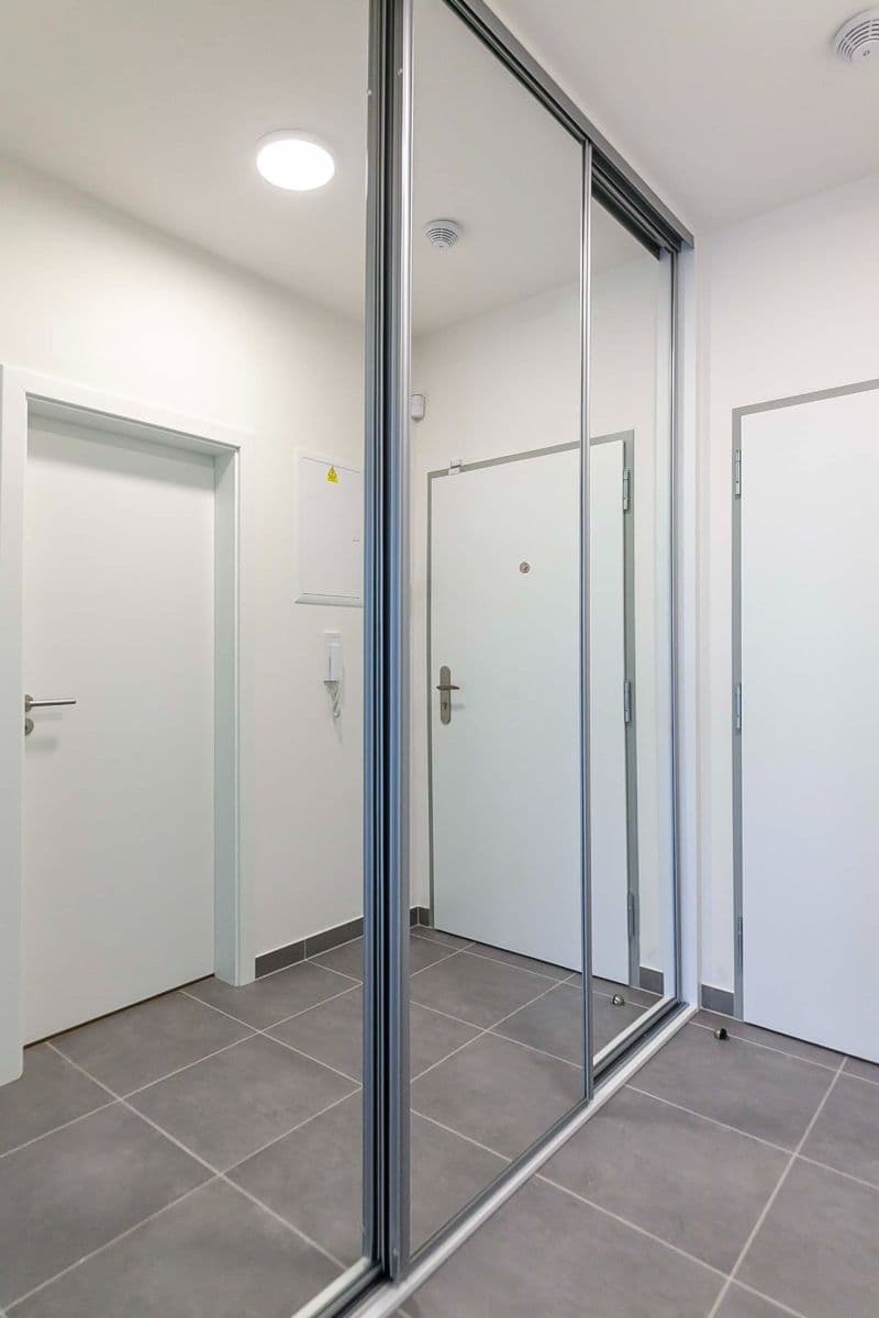 Prenájom bytu 1-izbový 36 m², Gerstelova, Praha, Praha Prenájom bytu 1-izbový 36 m², Gerstelova, Praha, Praha