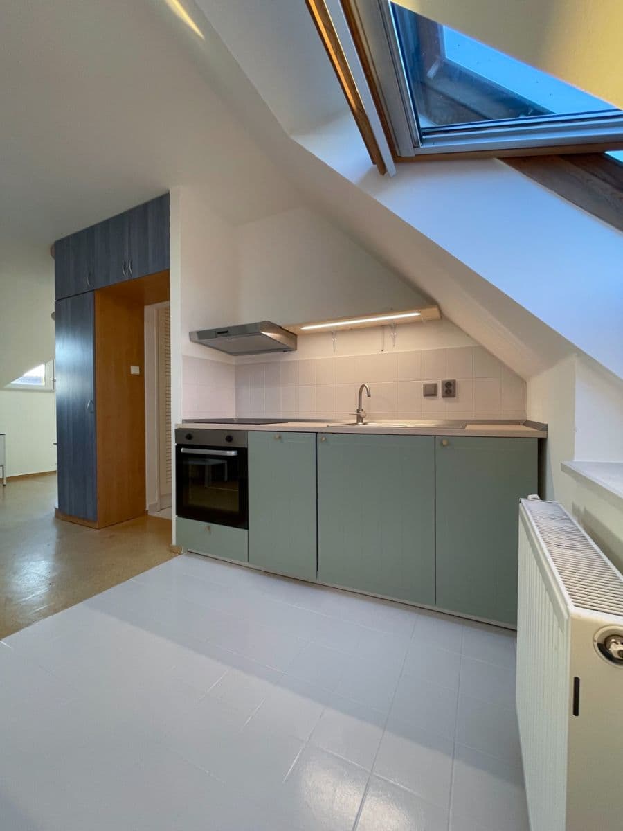 Prenájom bytu 1-izbový 37 m², Högrova, Brno, Jihomoravský kraj Prenájom bytu 1-izbový 37 m², Högrova, Brno, Jihomoravský kraj