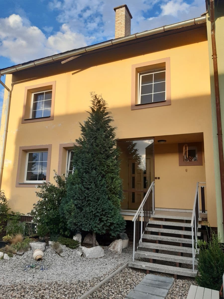 Predaj domu 173 m², pozemok 173 m², U Flory, Žatec, Ústecký kraj Predaj domu 173 m², pozemok 173 m², U Flory, Žatec, Ústecký kraj