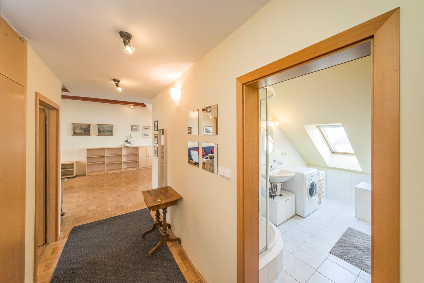 Prenájom bytu 2-izbový 110 m², Bratislava - mestská časť Staré Mesto, Bratislavský kraj Prenájom bytu 2-izbový 110 m², Bratislava - mestská časť Staré Mesto, Bratislavský kraj
