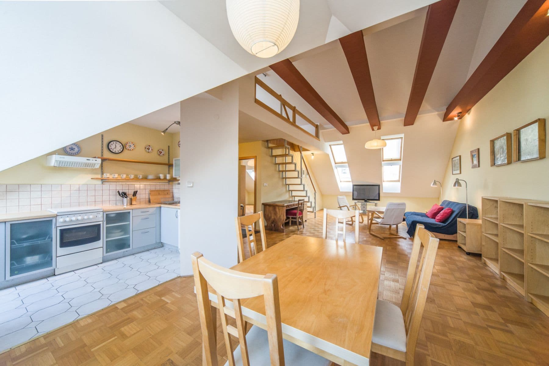 Prenájom bytu 2-izbový 110 m², Bratislava - mestská časť Staré Mesto, Bratislavský kraj Prenájom bytu 2-izbový 110 m², Bratislava - mestská časť Staré Mesto, Bratislavský kraj