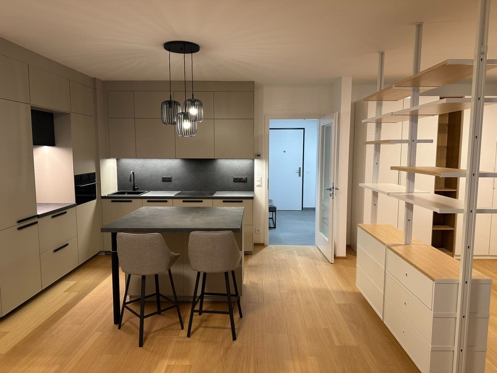 Prenájom bytu 2-izbový 53 m², Za Pískovnou, Praha, Praha Prenájom bytu 2-izbový 53 m², Za Pískovnou, Praha, Praha