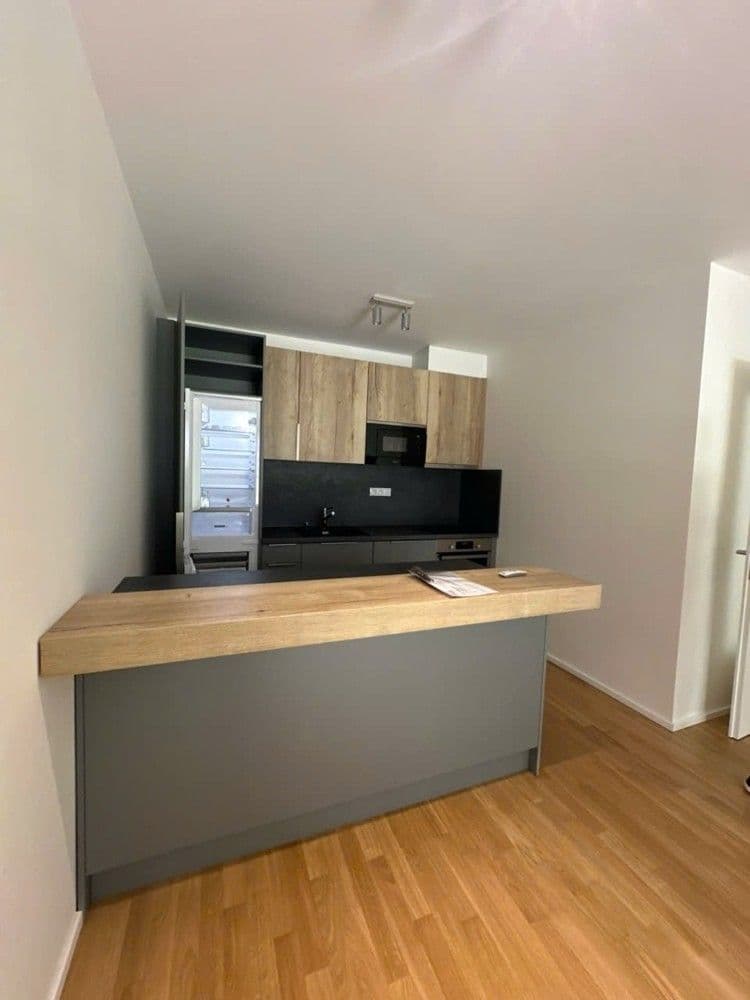 Prenájom bytu 3-izbový 77 m², U Viktorie, Praha, Praha Prenájom bytu 3-izbový 77 m², U Viktorie, Praha, Praha