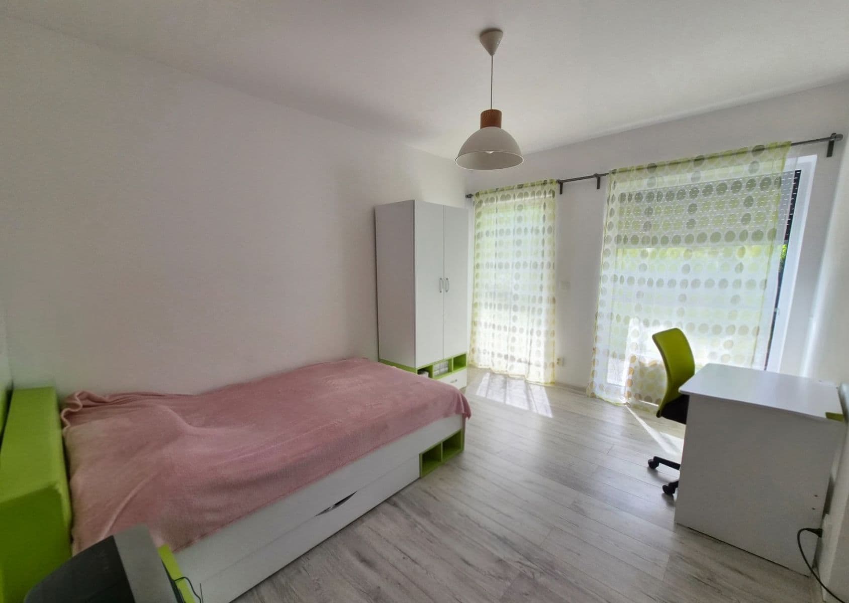 Prenájom domu 110 m², pozemok 798 m², Jedlová, Čakovičky, Středočeský kraj Prenájom domu 110 m², pozemok 798 m², Jedlová, Čakovičky, Středočeský kraj
