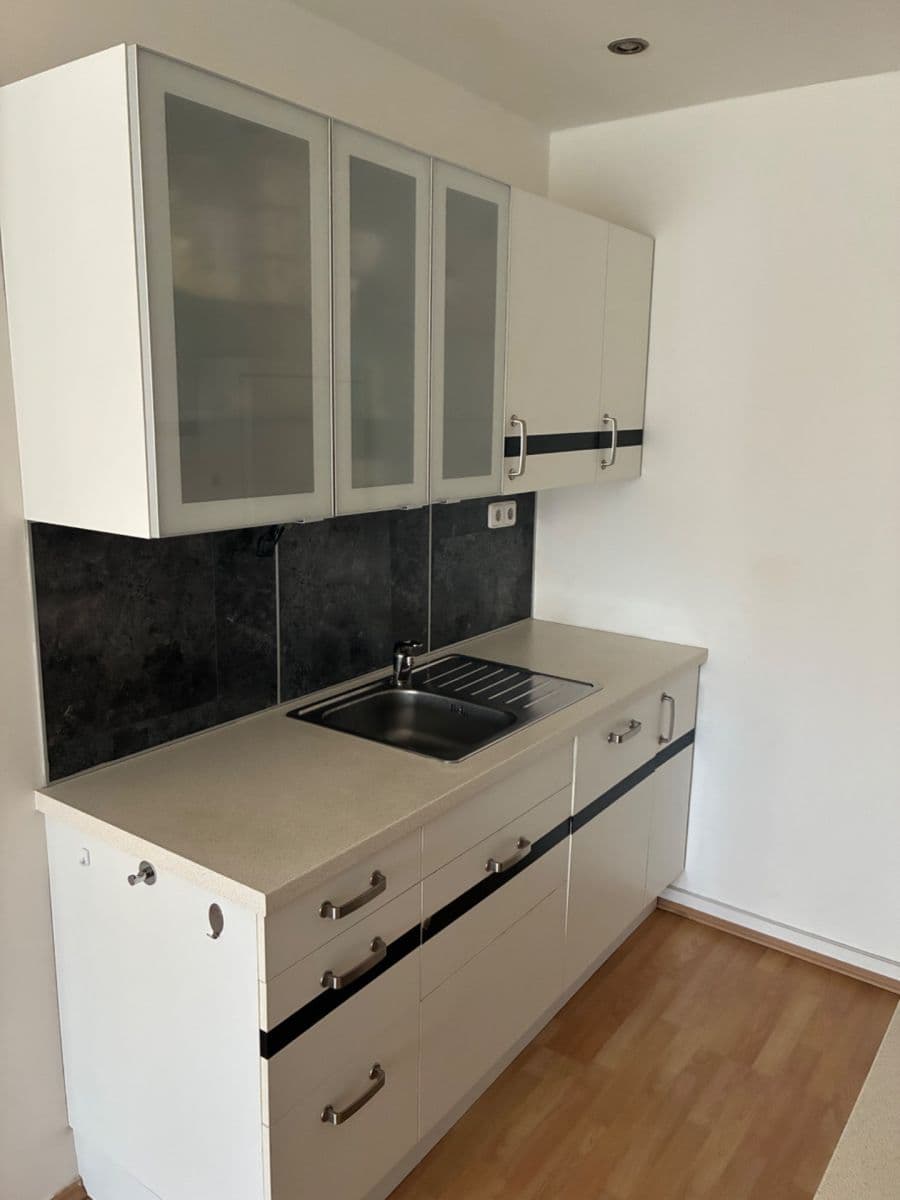 Prenájom bytu 2-izbový 44 m², Květnového vítězství, Praha, Praha Prenájom bytu 2-izbový 44 m², Květnového vítězství, Praha, Praha