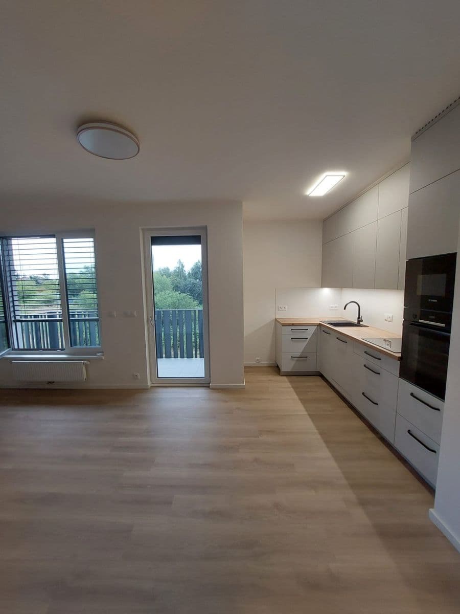Prenájom bytu 2-izbový 55 m², Divíškové, Praha, Praha Prenájom bytu 2-izbový 55 m², Divíškové, Praha, Praha